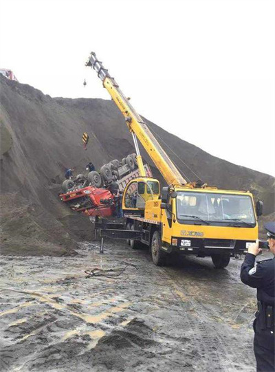 桃江上犹道路救援